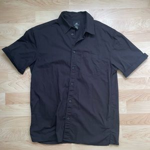 Black short sleeve shirt